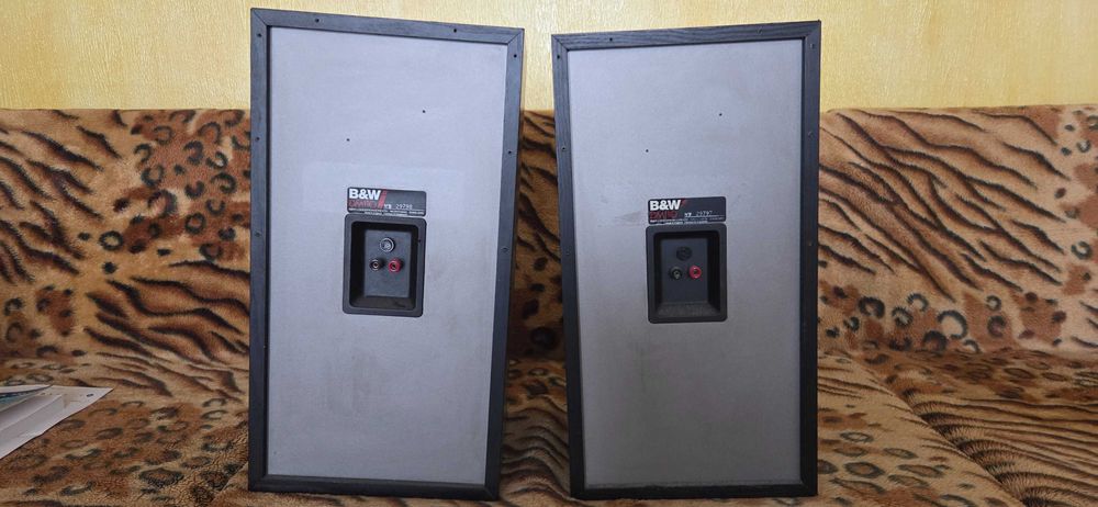 Продавам двулентови тонколони BOWERS & WILKINS DM 110i