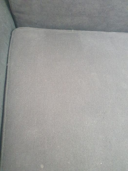 Продам серый диван 2.5 м раскладывается + постельное( серое)