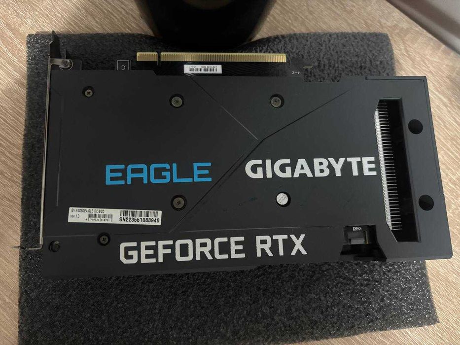 Видеокарта GIGABYTE GeForce RTX 3050 EAGLE OC 8GB