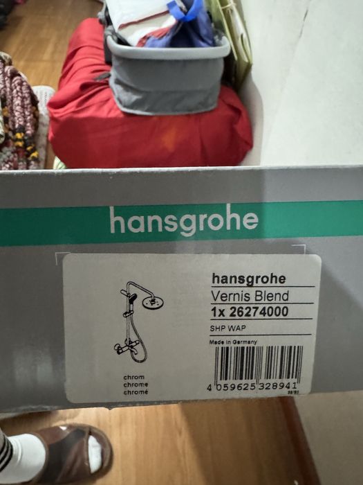 Hansgrohe vernis blend showpipe
