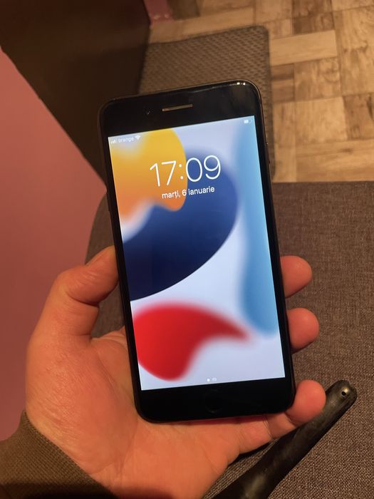 Vand iphone 7 plus impecabil original