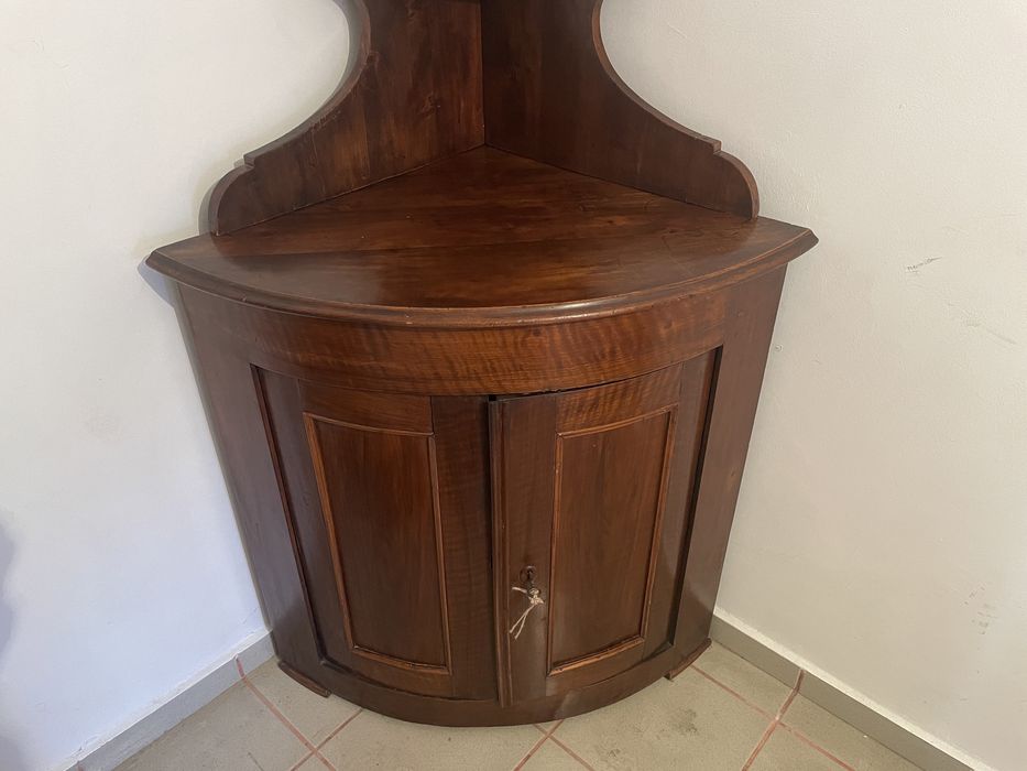 Dulap de colt furnir nuc, model frantuzesc secolul 19