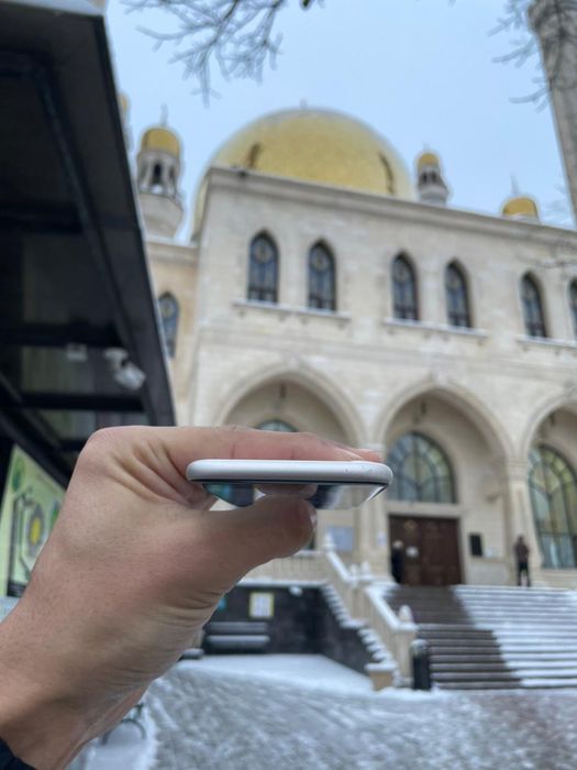 Iphone se 22 128gb срочно торг