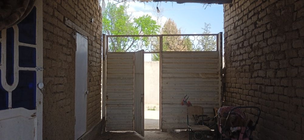 Yashashga tayyor hovli uy sotiladi