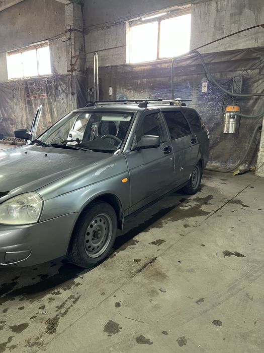 LADA priora 2011  года универсал