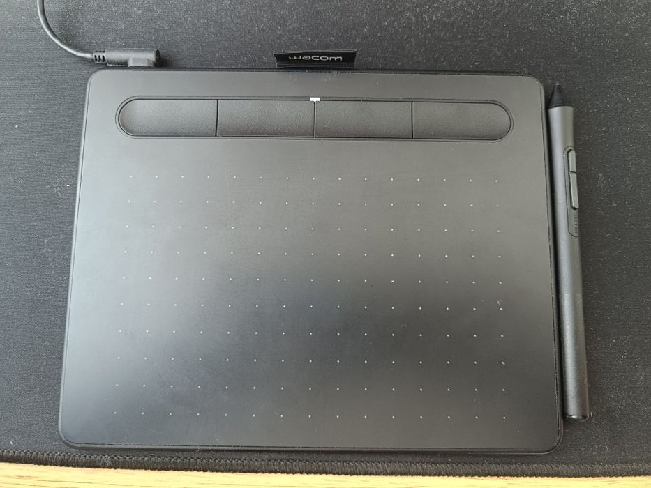 Vând tableta grafica WACOM INTUOS S