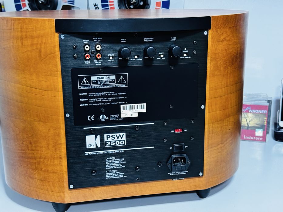 SUBWOOFER activ KEF PSW2500,impecabil estetic,250W RMS,15Hz, 15 kg