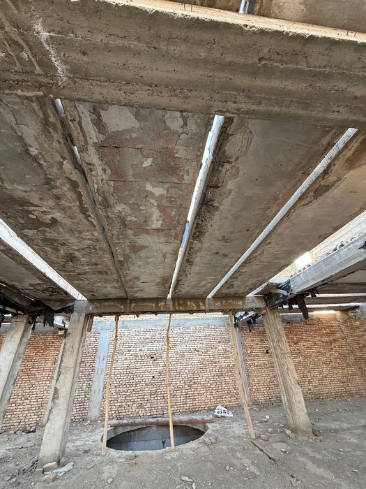 Beton plita sotiladi