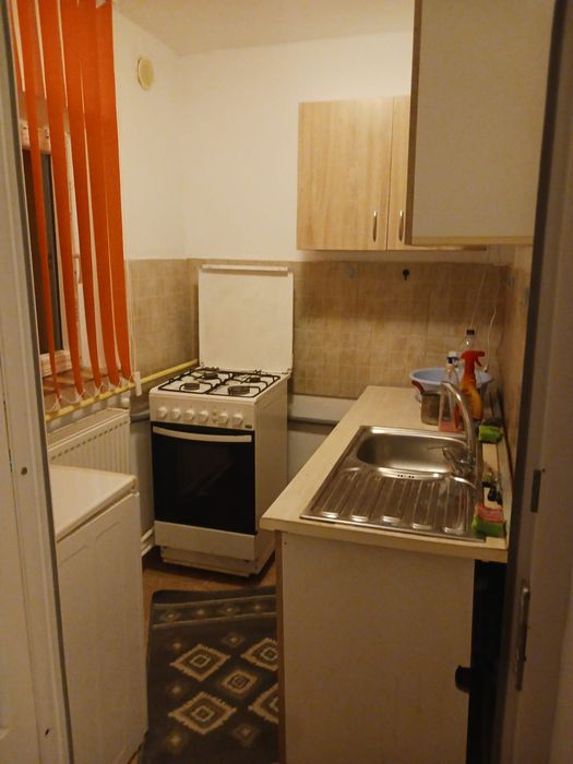 Garsonieră de închiriat.