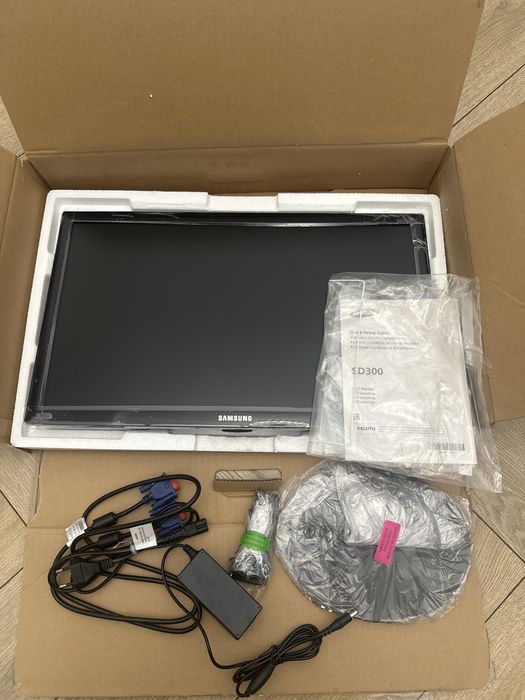 Монитор Samsung SD300