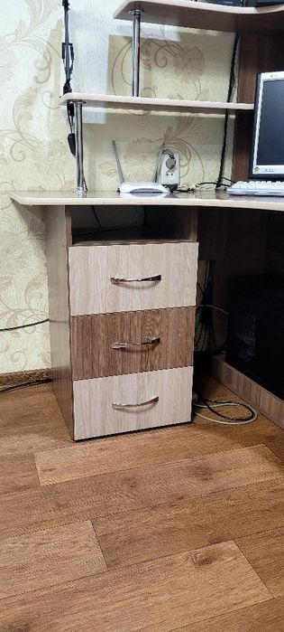 Компьютерный стол