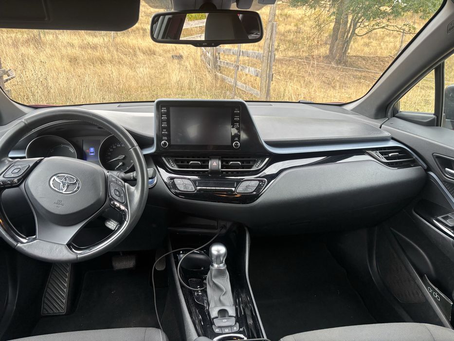 Toyota C-HR 2.0L hybrid 185 cai