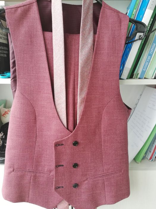 Костюм мужской 46 размер