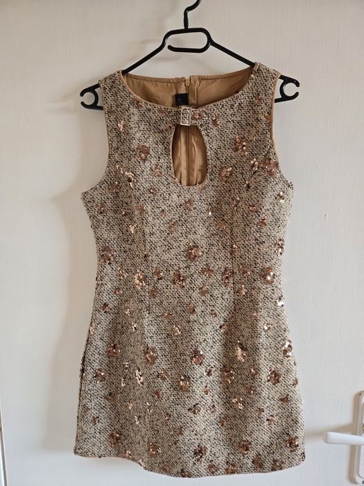 Елегнатна рокля с блясък