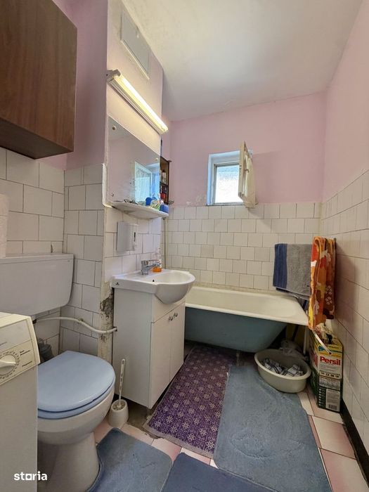 Apartament 2 camere, semidecomandat, etaj 3, zona Dambovita