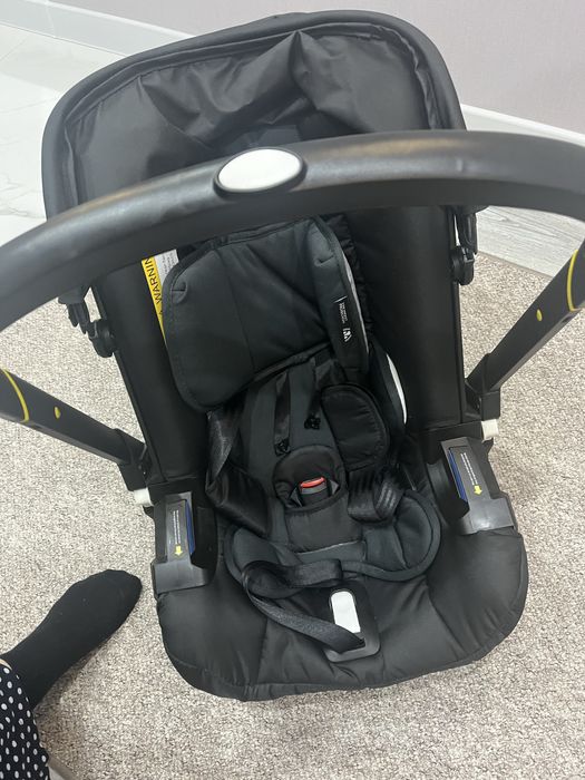 Коляска-автокресло продам срочно