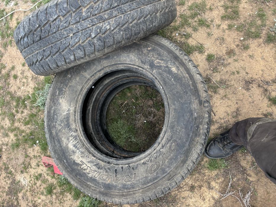 235/75/R15 3шт покрышка