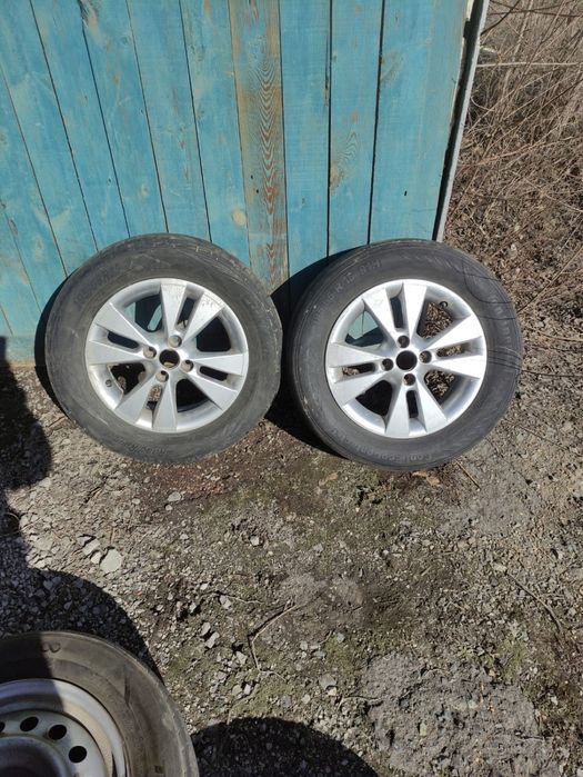 Продам шины вместе с дисками на R15