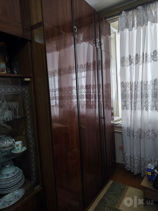 Продам шкаф б/у лакированный
