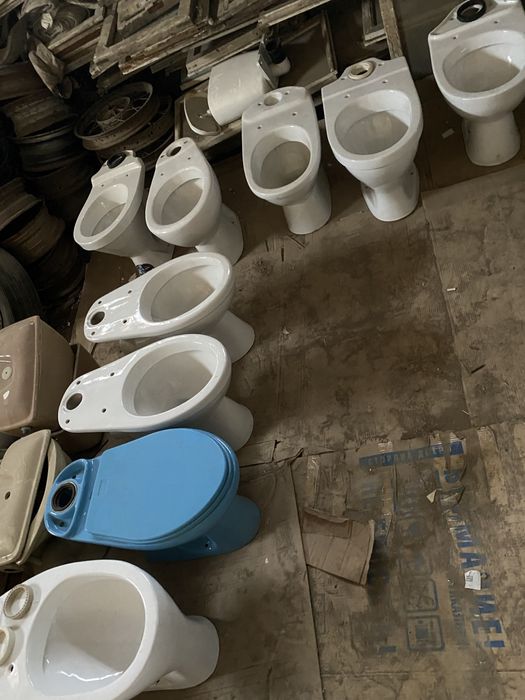 Унитазы, раковины, сантехника