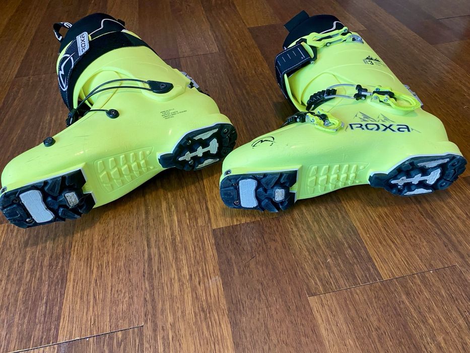 Clapari Roxa, pentru  ski de tura, foarte putin folositi.