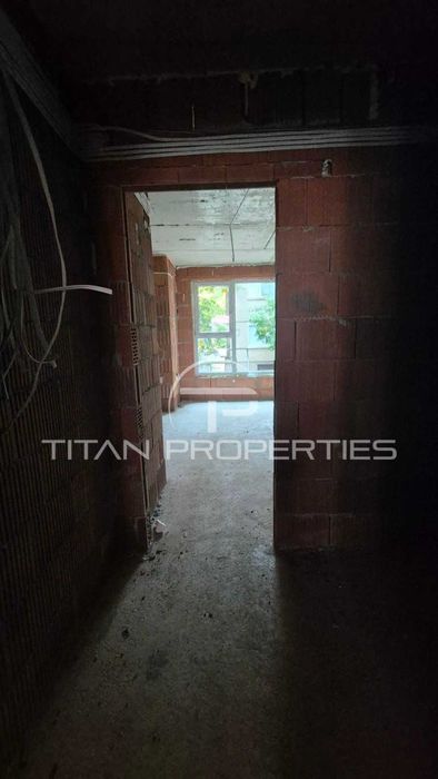 Тристаен апартамент в Центъра