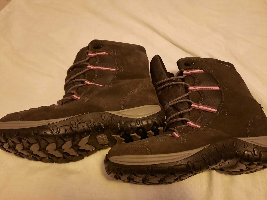 Ghete fete Jack Wolfskin marime 39 inalte stare impecabila