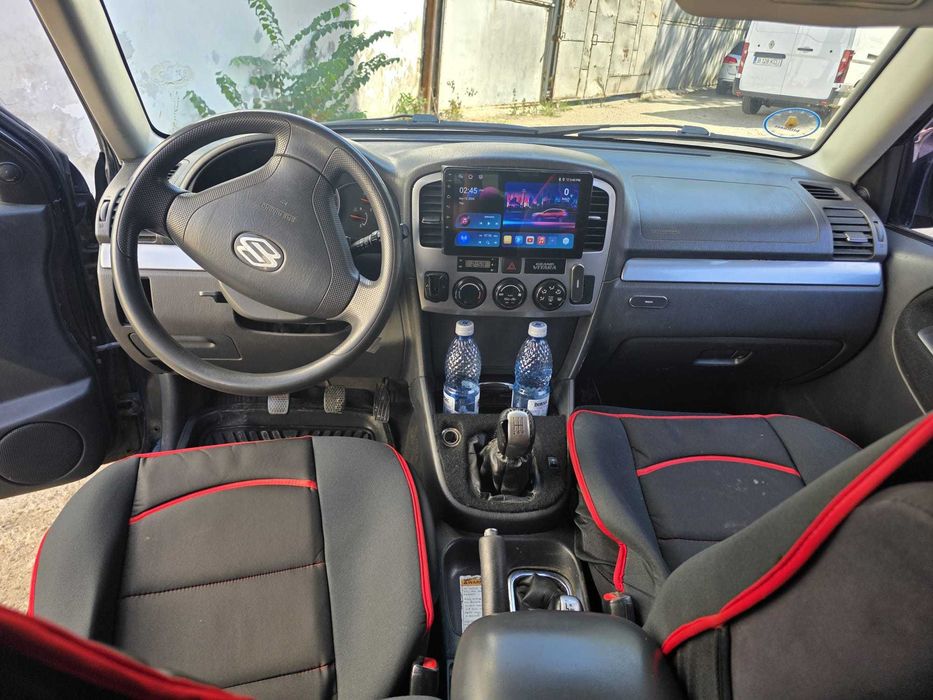 Suzuki Grand Vitara 2.0 Benzină 4x4 | Suspensie Ironman | 2003
