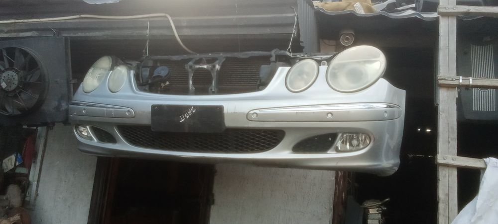 Мерседес 211. Мерседес 211.