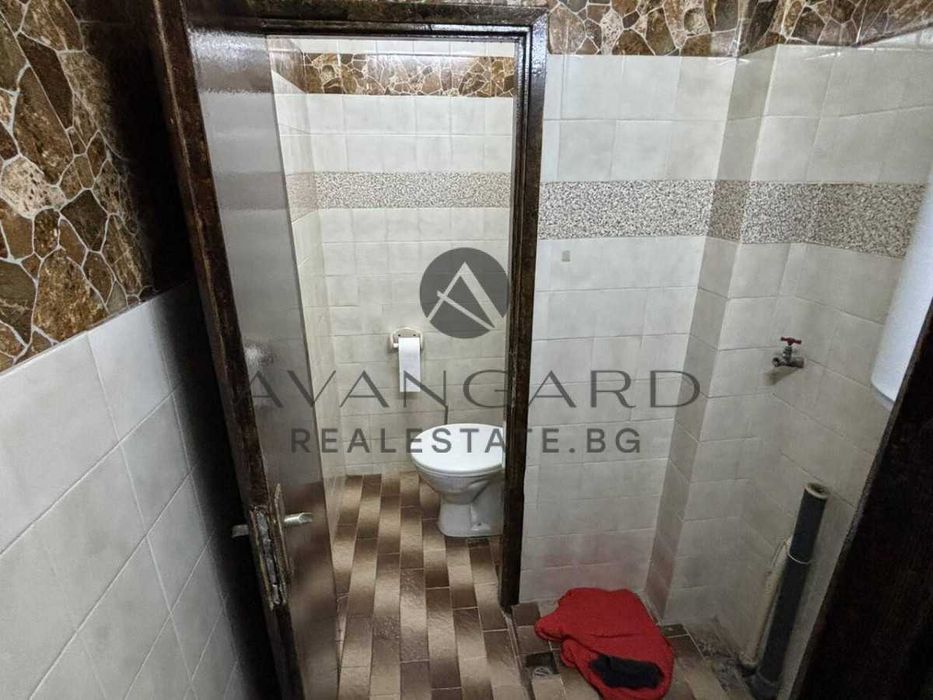 Продава се Тристаен апартамент в Пловдив, Кючук Париж - 100 кв.м за 1643 €/кв.м - Снимка #1