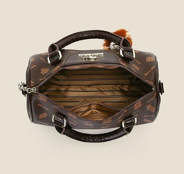 Женская сумка из эко кожи с брелком женский сумочка