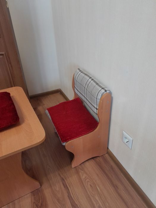 Продам детский стол со стулом