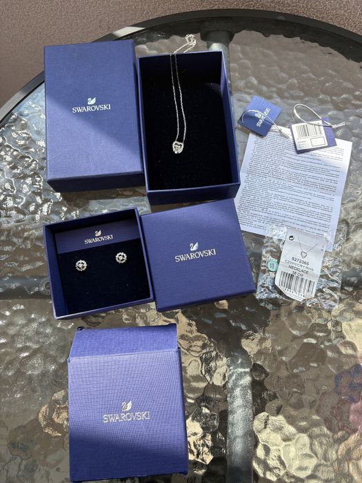 Продавам или разменям колие и обеци Сваровски