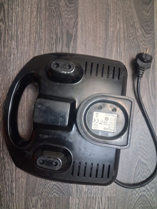 Сэндвичница в хорошем состоянии