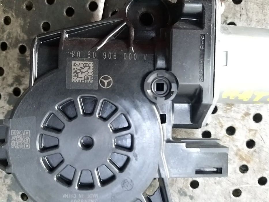 Motoras macara dreapta spate mercedes a class w177 a0009060908