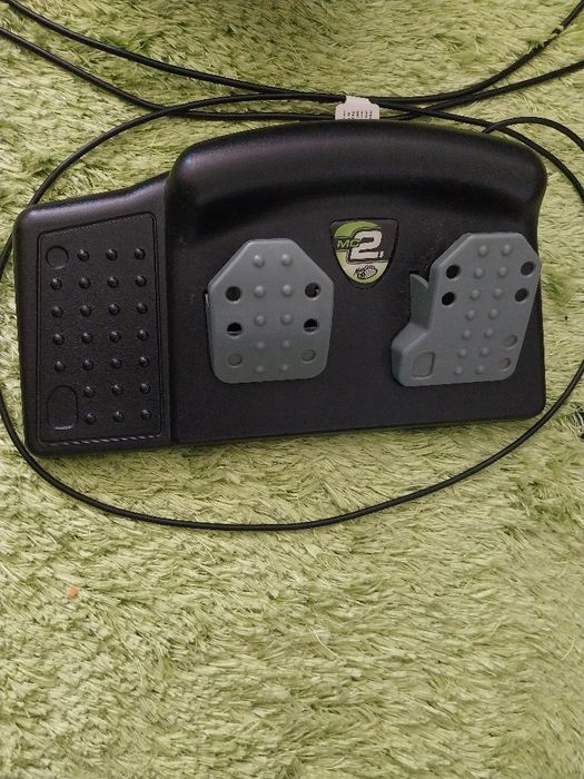 Продавам комплект волан и педали за xbox 360