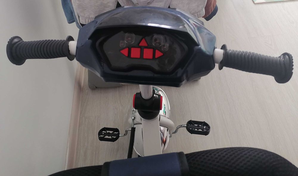 Tricicleta 4in1 cu muzica și lumini