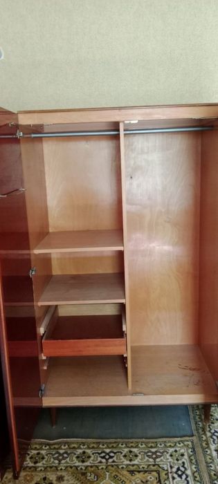 Два деревянных винтажных шкафа ретро, отличное состояние — Фергана