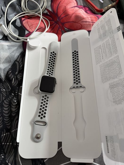 Iphone 14, 128 gb , Apple Watch nike se 40 mm