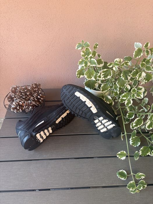 Adidasi Nike