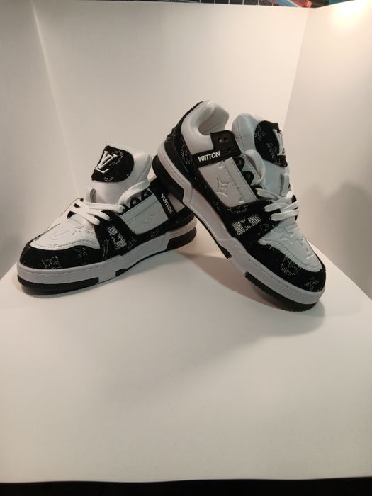 Louis vuitton Trainers. Сини и черни.