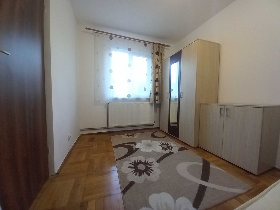 Apartament cu 3 camere de inchiriat