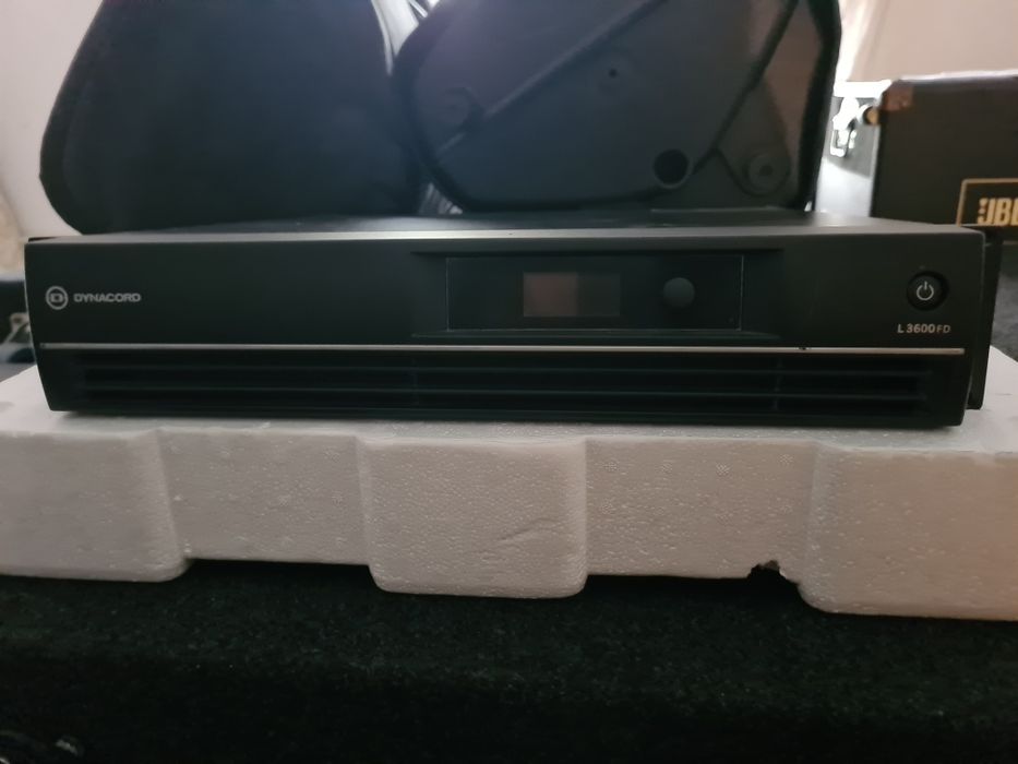 Vând sistem dynacord. W.