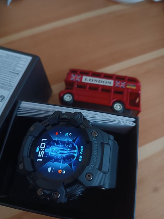 Ударо и водо устойчив смарт часовник