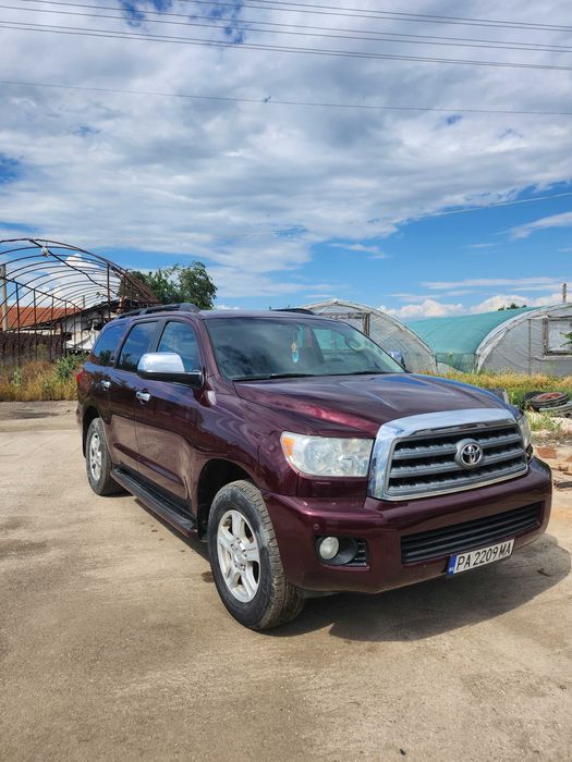 Toyota Sequoia 5.7 бензин