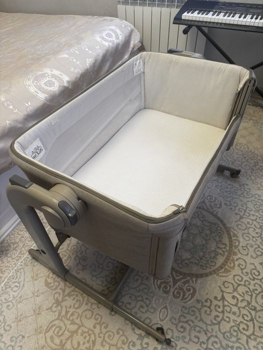 Манеж-кровать от Сhicco