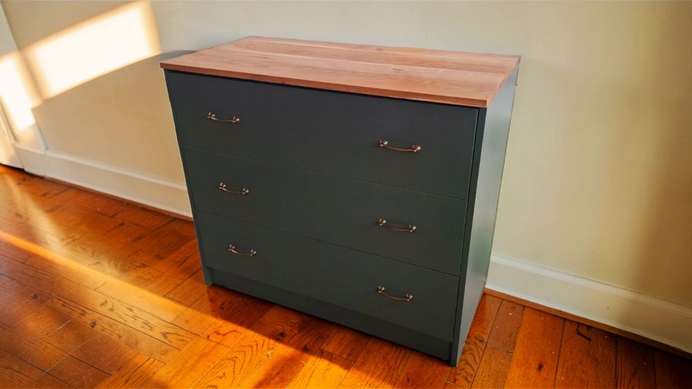 Скрин с 3бр чекмеджета