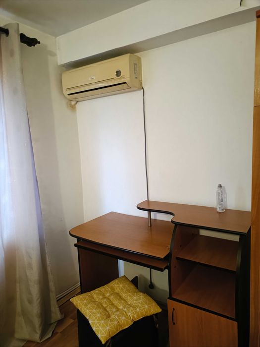 PROPRIETAR vand sau schimb camera camin cu ap 2 cam