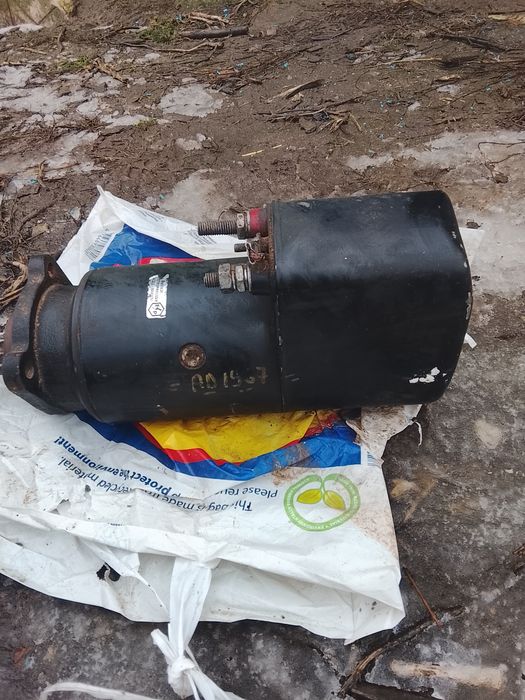 Vând arbore și un electromotor