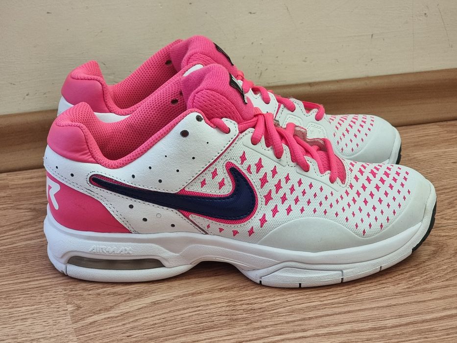 Нови Дамски Маратонки / Nike WMNS Air Cage Advantage - 38 Номер